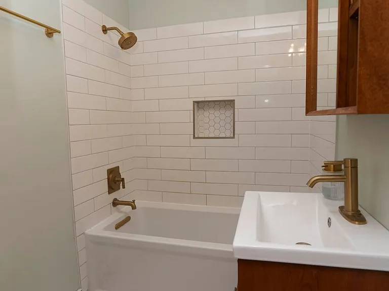 1005 C St — Photo 8