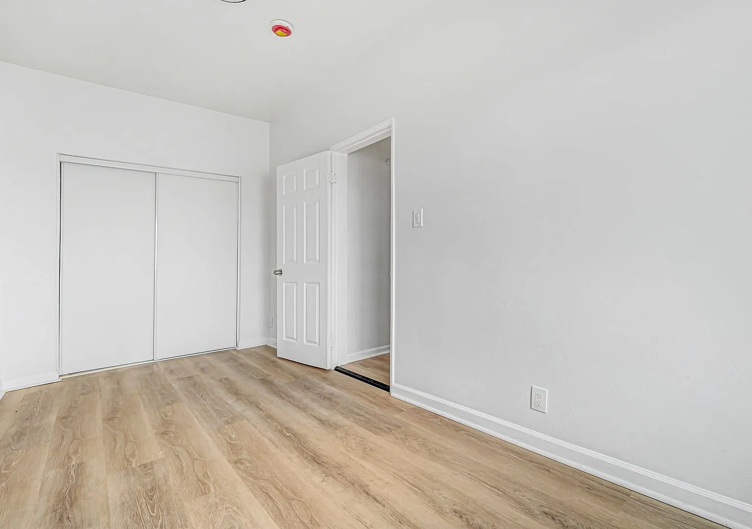 9124 S Broadway — Photo 4