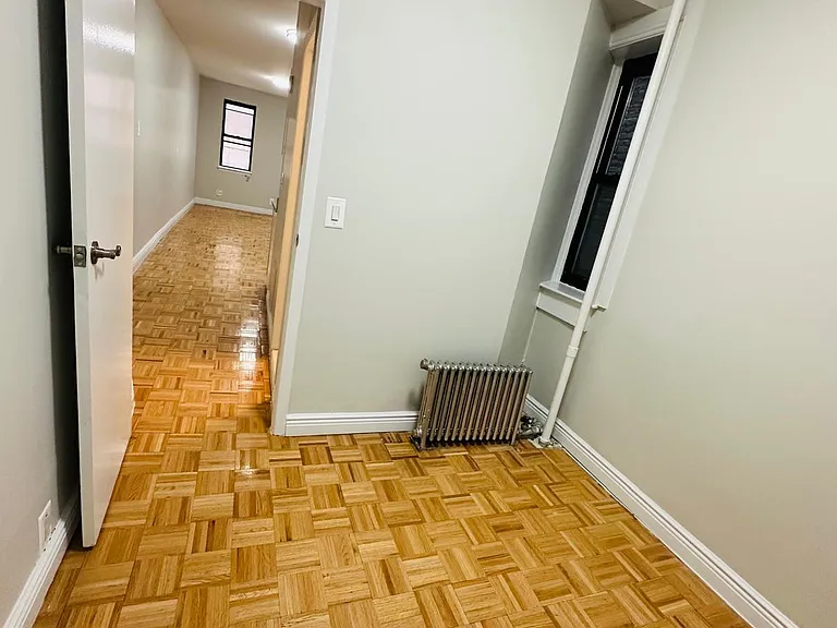 347 W 16th St #ONED — Photo 3