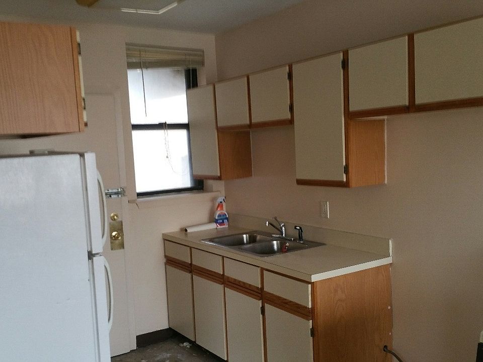 1st image of 2806 W Wilcox St APT 1