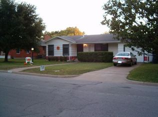 1300 Guthrie Dr, Waco, TX 76710
