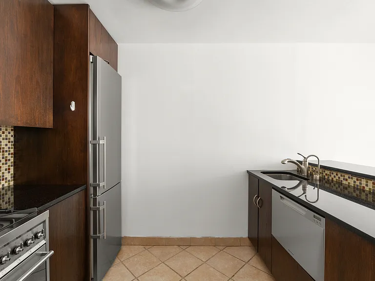 445 5th Ave #21G — Photo 10
