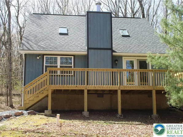 95 Piney Woods Dr, Jim Thorpe, PA 18229