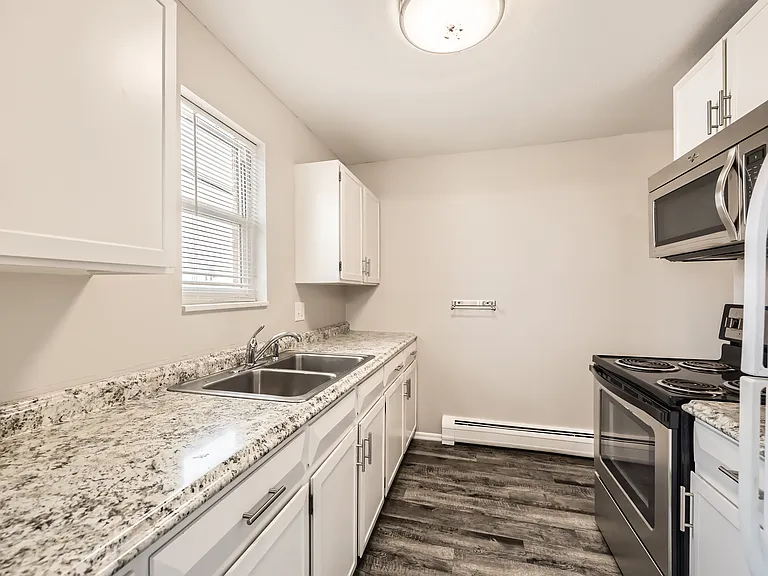 1641 Ingalls St — Photo 3