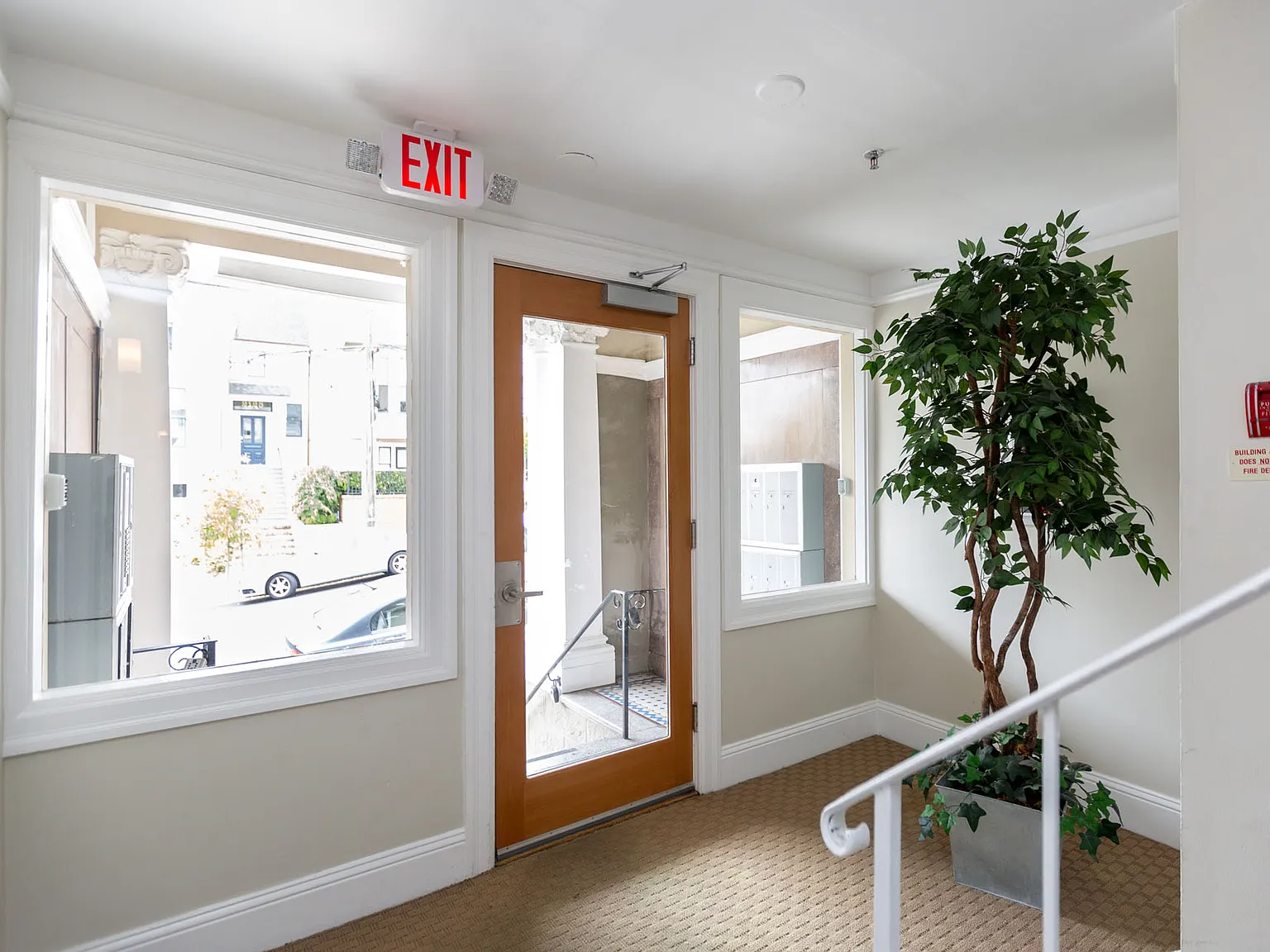 2148 Broderick — Photo 3