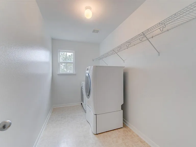 3211 Legends Hill Ct — Photo 15