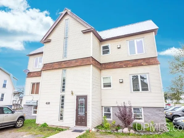 418 Greenwood St, Ishpeming, MI 49849