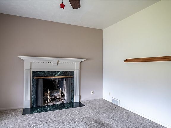 4th image of 386 Boyd Dr