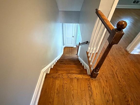 5th image of 3809 Elmley Ave