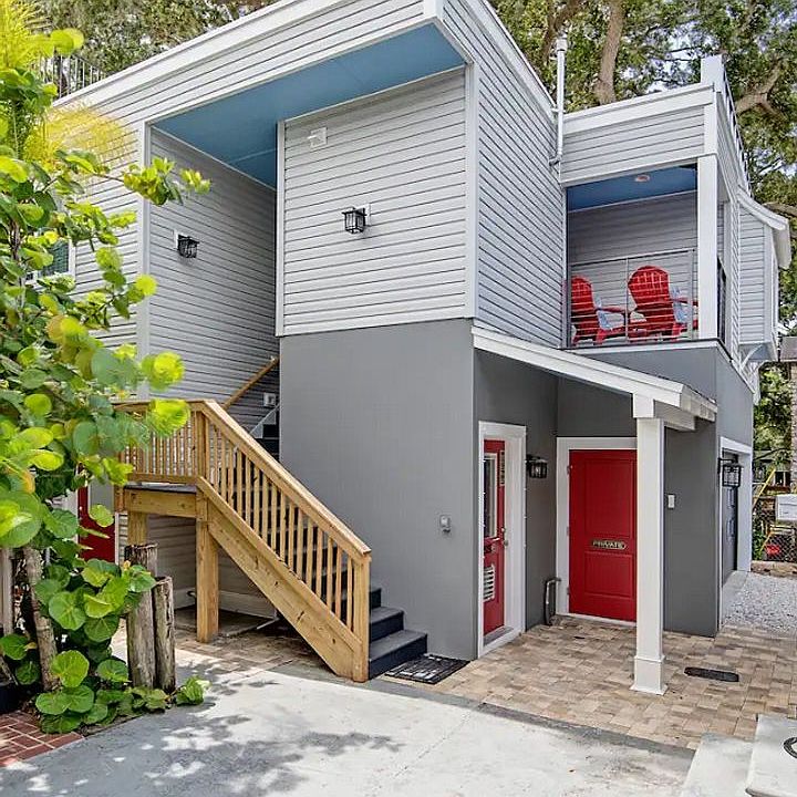 1st image of 915 Highland Ave