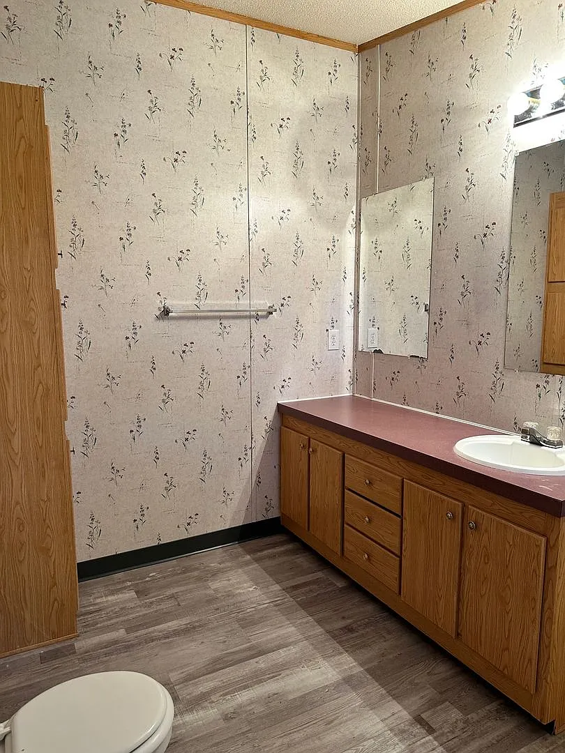 Centrally Located 3 BD 2 BA Modular Home — Photo 3