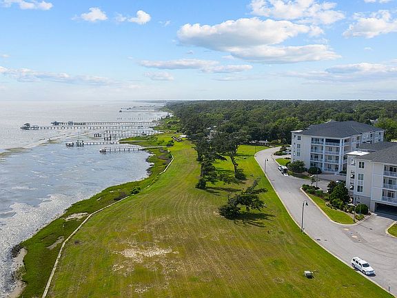 5th image of 143 Lands End Ct