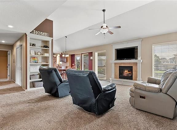 3rd image of 1500 Jules Ct