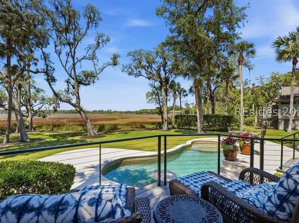 7 Peninsula Dr, Hilton Head Island, SC 29926