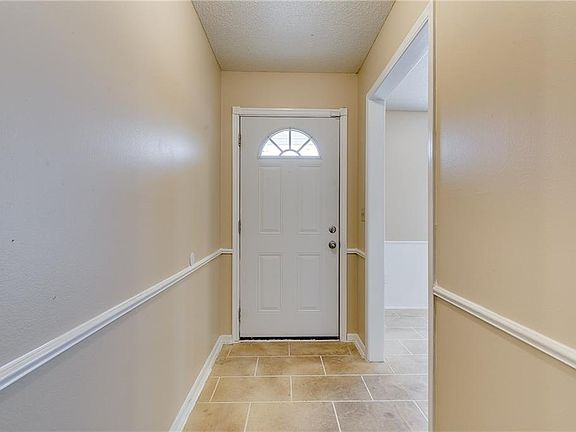 5th image of 701 N Anita Dr