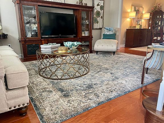 5th image of 607 S Wedgewood Rd