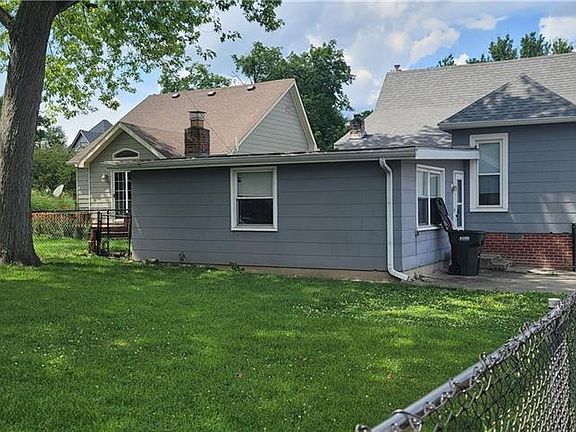 2nd image of 217 Grant St