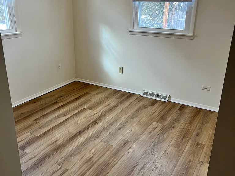541 S Hyatt St #B — Photo 6