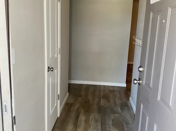 1211 W School St, Claremore, OK 74017