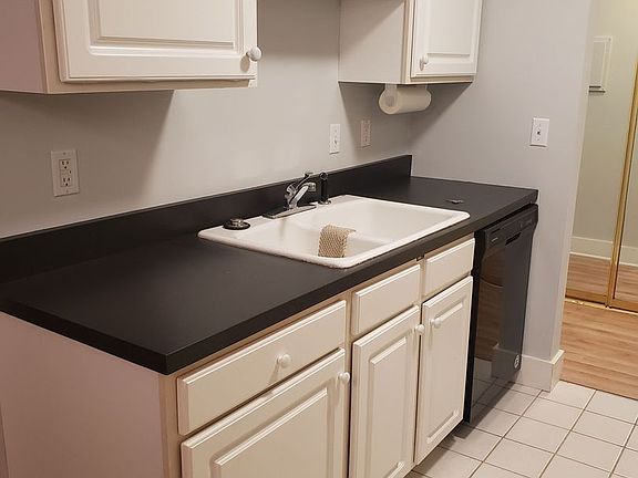 2nd image of 4407 Wilshire Blvd #107