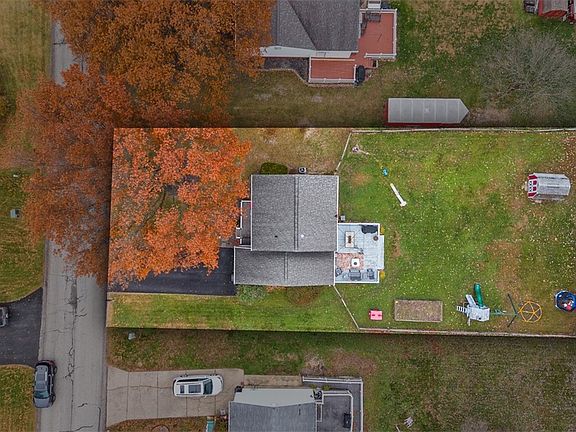 5th image of 213 Meadowood Dr