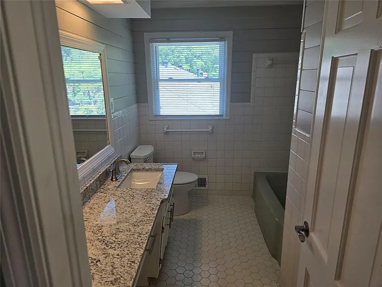 3420 Northside Dr #A — Photo 9