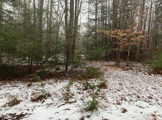 867 Evergreen Dr, Lakeville, PA 18438