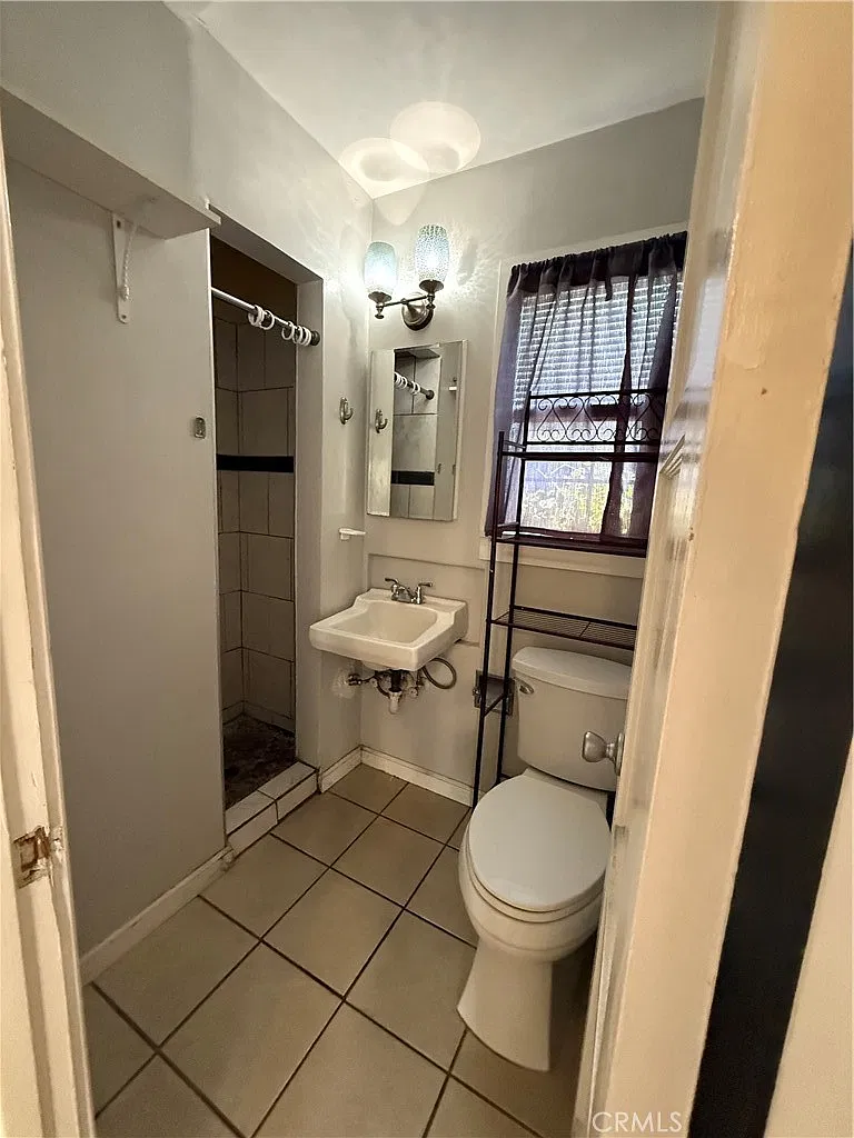 Studio, 400 sqft, $1,300 — Photo 4