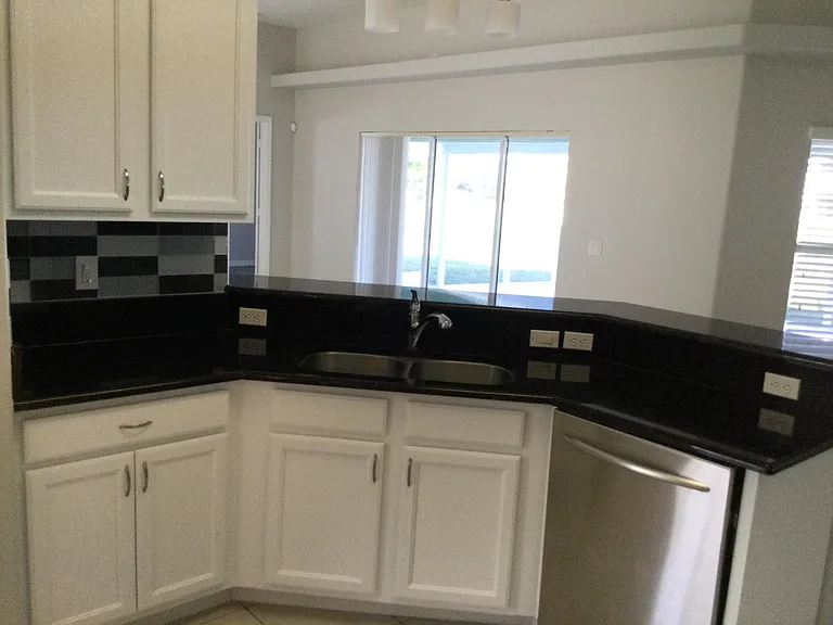 2367 SE Rock Springs Dr — Photo 10