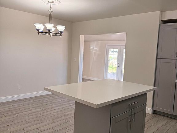 4th image of 746 E BRENDA Drive