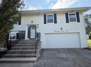 1795 Kent Rd, Hoffman Estates, IL 60169