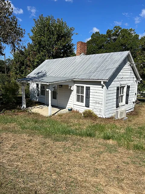 1 bed, $900 — Photo 2