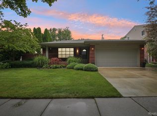 23233 Robert John St, Saint Clair Shores, MI