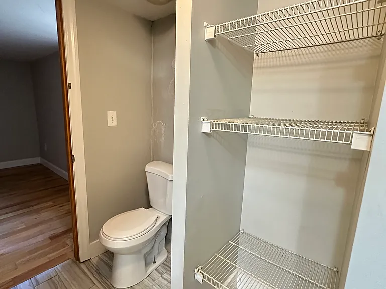 28 E Grand Ave #1B — Photo 8