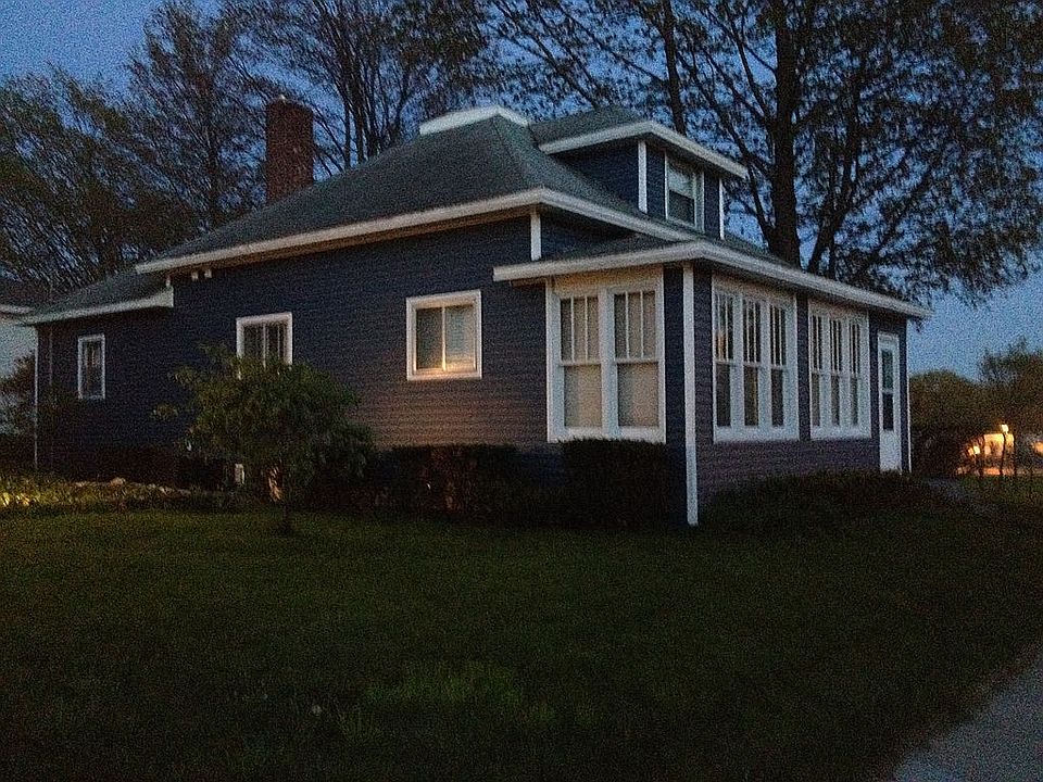 1st image of 701 E Dowland St