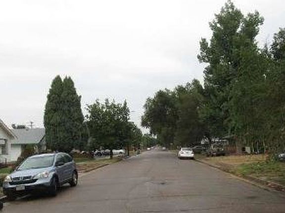 Exterior Neighborhood (street photo)