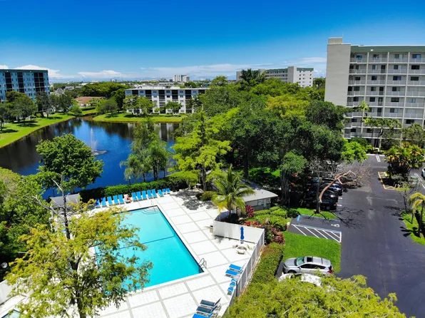 2334 S Cypress Bend Drive #211, Pompano Beach, FL 33069