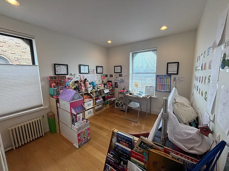 5025 Broadway #6A — Photo 4