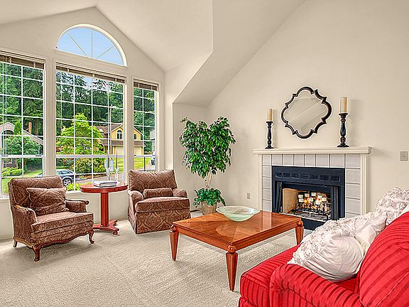 2nd image of 1120 Oakhill Pl NW