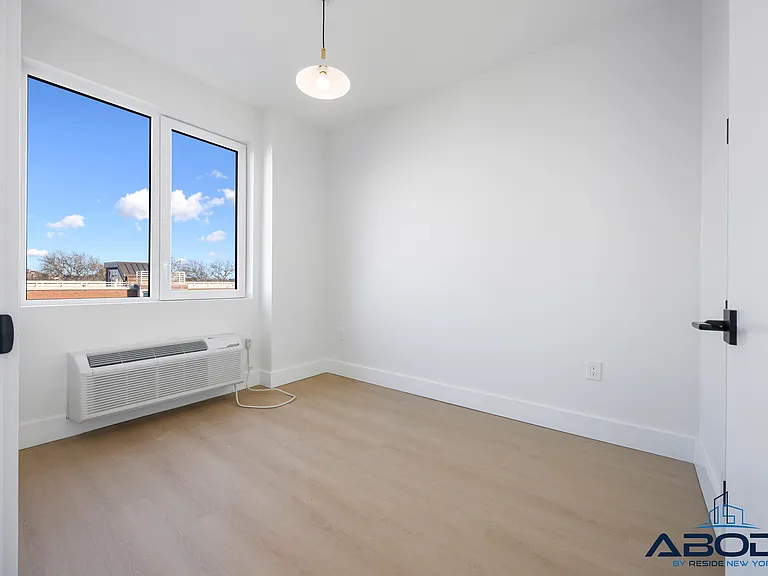 102 E 53rd St #4C — Photo 9