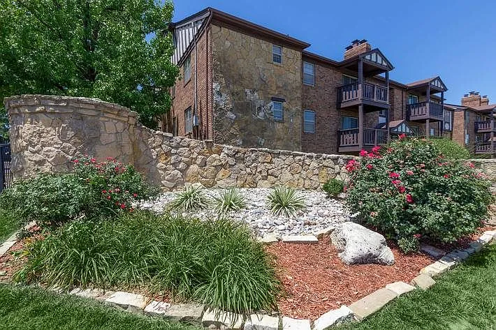 Brickstone at Woodlawn — Photo 28