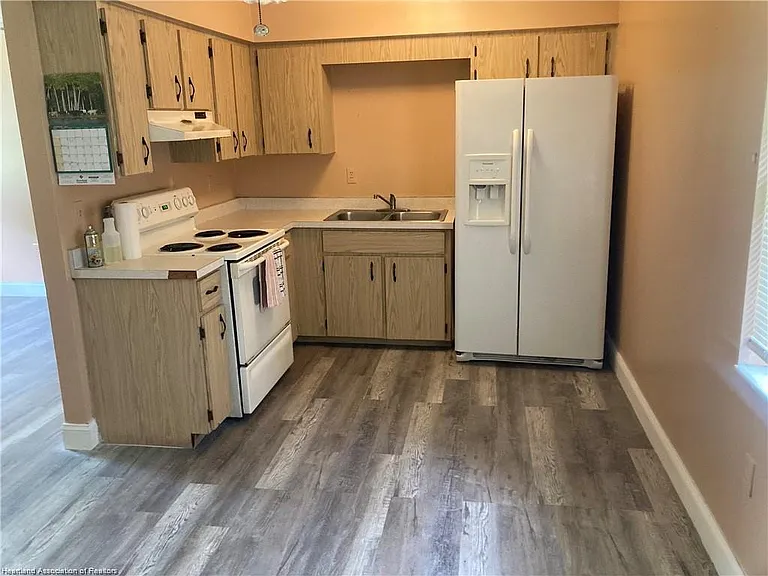 1575 Buck St — Photo 5