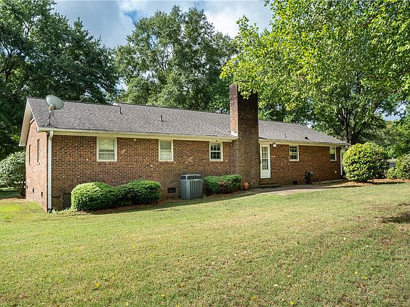 3rd image of 551 Riveroak Rd