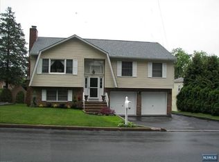 81 Watchung Dr, Hawthorne, NJ 07506