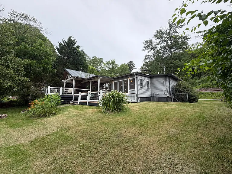 278 Toccoa Ave — Photo 3