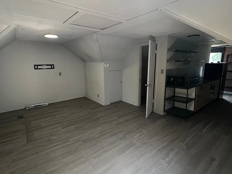 203 E Virginia St — Photo 5