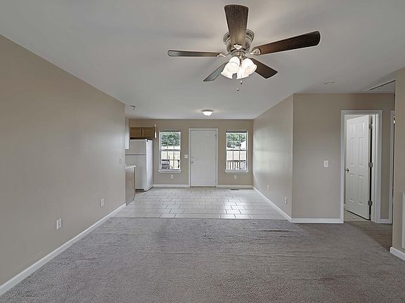 5th image of 1014 Deerfield Dr