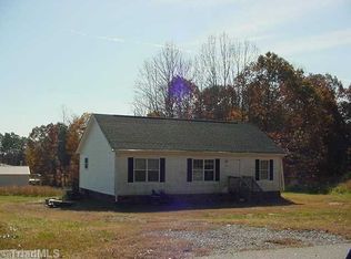 1373 Mann Smith Rd, Walnut Cove, NC 27052