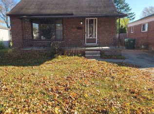 694 Belton St, Garden City, MI 48135