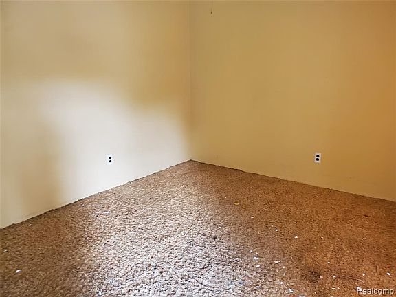 3rd image of 41639 Coulon Dr